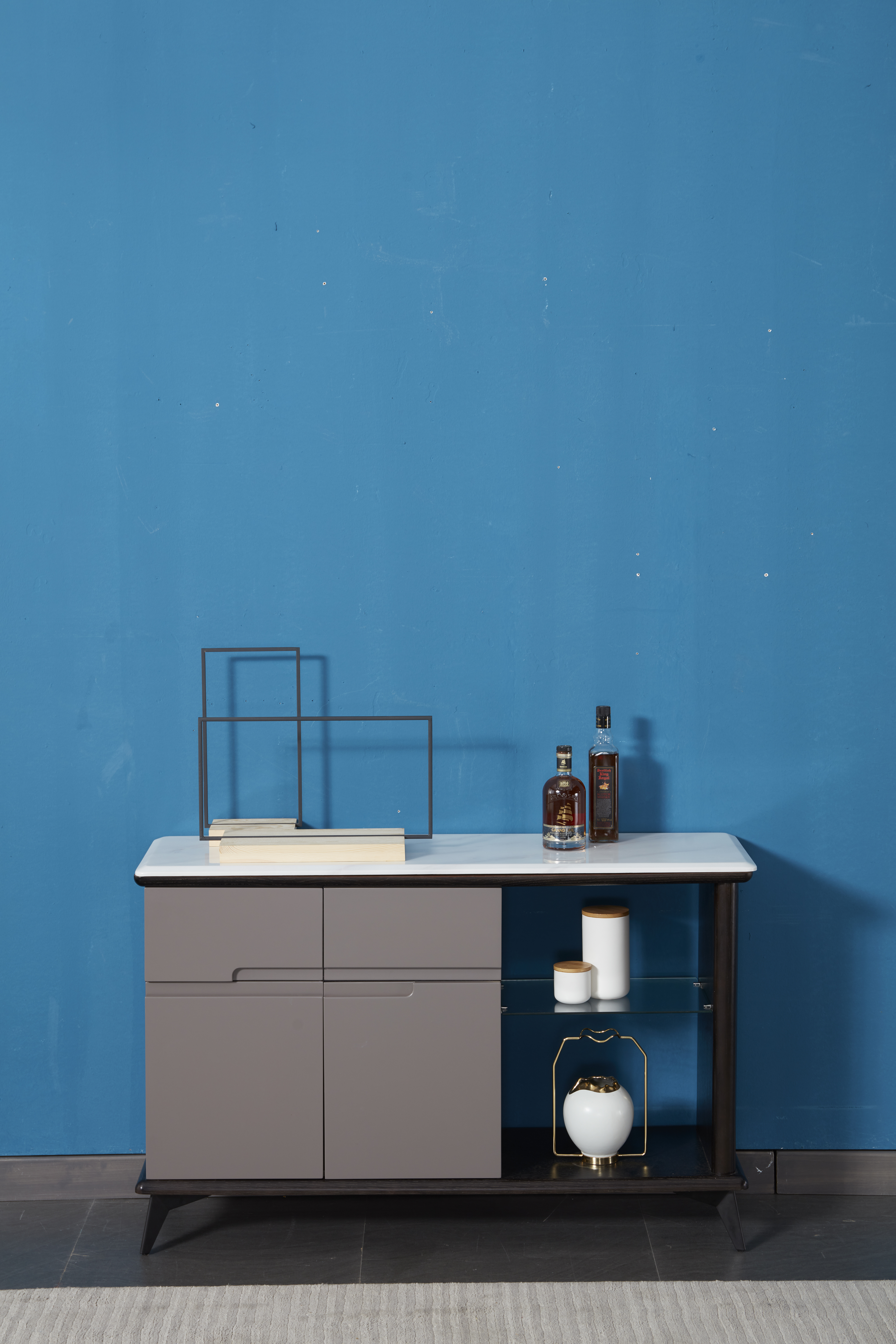 客廳五金(jīn)茶幾—靈活的(de)茶幾改變你(nǐ)的(de)生(shēng)活